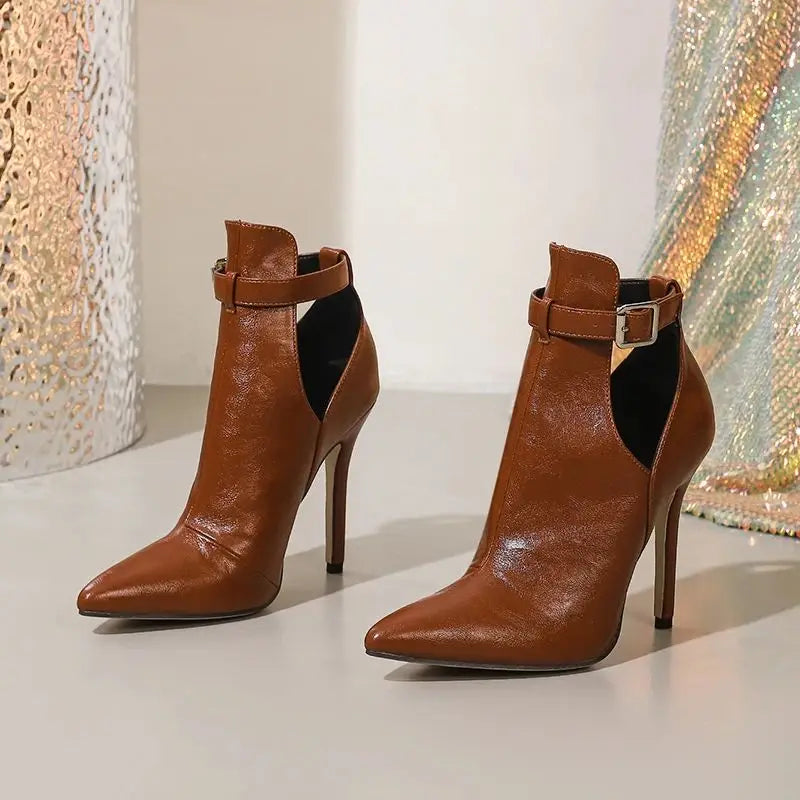 CHLOE HEELS Sleek Leather High Heels