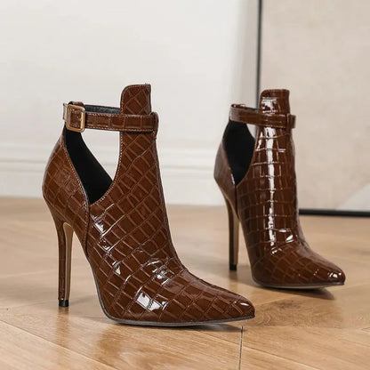 CHLOE HEELS Sleek Leather High Heels